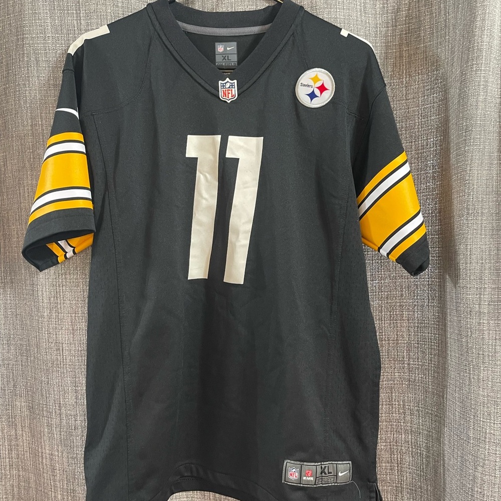 NFL Pittsburgh Steelers Men's Jersey with Number 11
